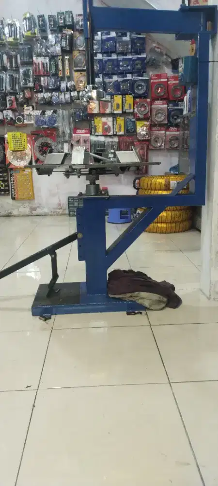 Alat bongkar pasang ban manual tanpa angin   Tyre cheger