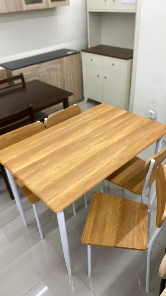 LAMIRA DINING SET (1DT+4DC) WHITE