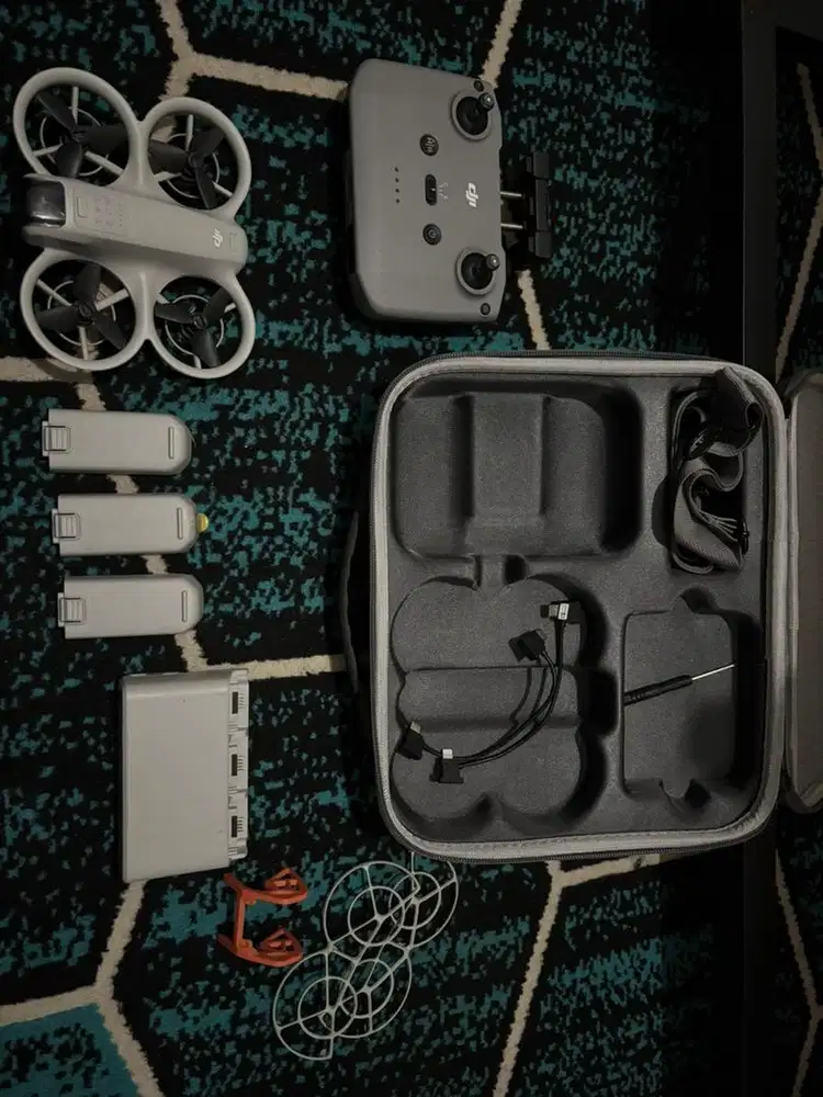 dji neo flymorecombo