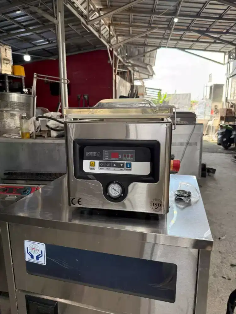 MESIN VACUUM PACKAGING/ SEALER

Merk GETRA
Model DZ 260/PD