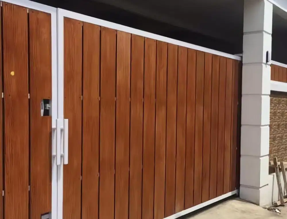 Pagar motif grc serat kayu