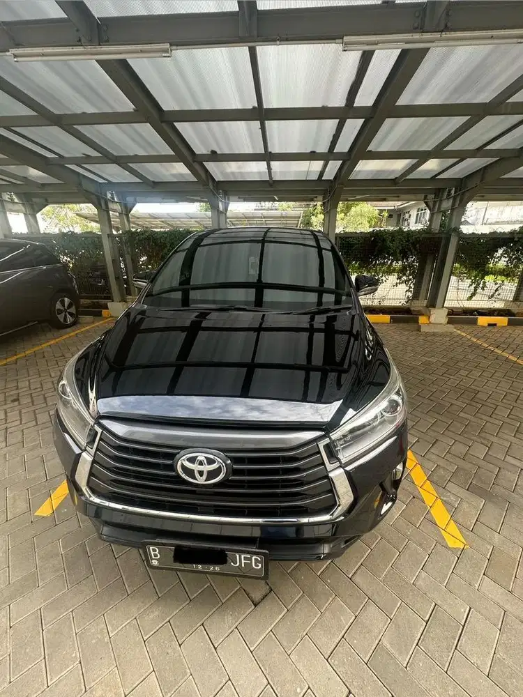 Mobil Innova Black 2.0 V / AT Bensin