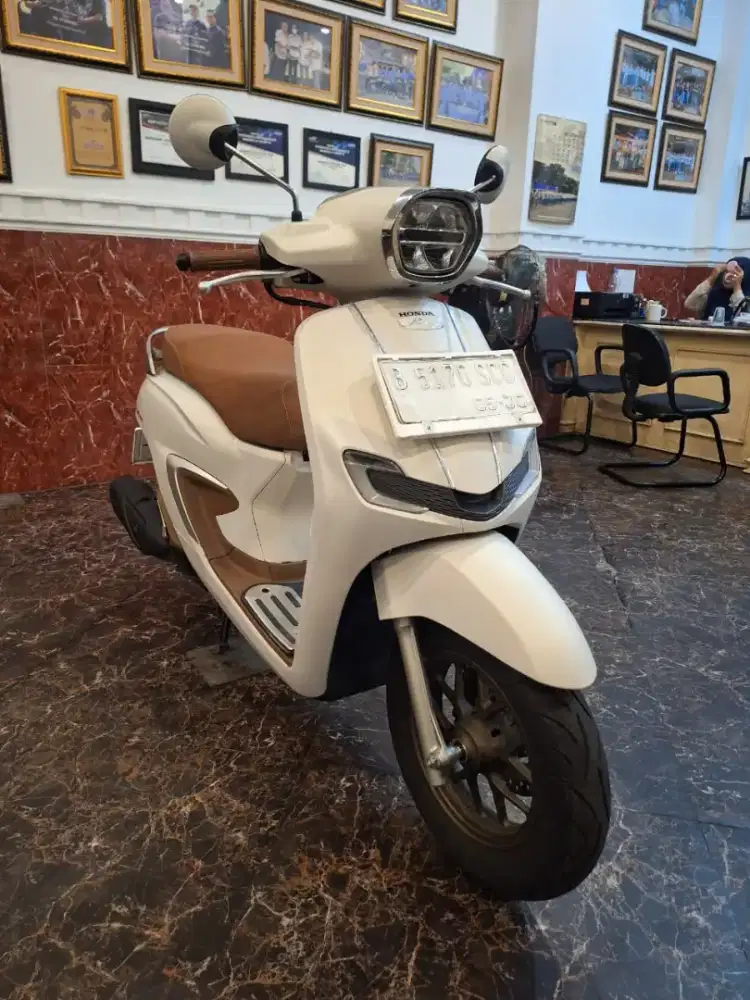 HUB CE 3,5 JT STYLO 160 ABS 2025 MOTOR GRES KAYA BARU KM RENDAH