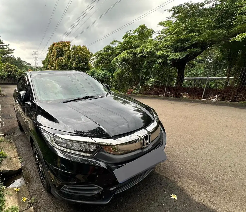 Honda HR-V SE 2018 AT - Low KM