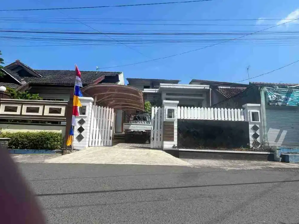 DIJUAL RUMAH COCOK BUAT USAHA BU-BUB TENGGAH KOYA YOGYAKARTA