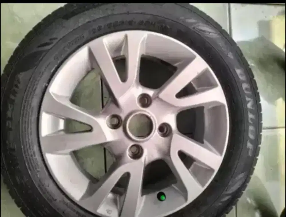 JUAL MURAH VELG & BAN RING 15 , 185/65 EX TOYOTA AVANZA RP. 1.5 JUTA