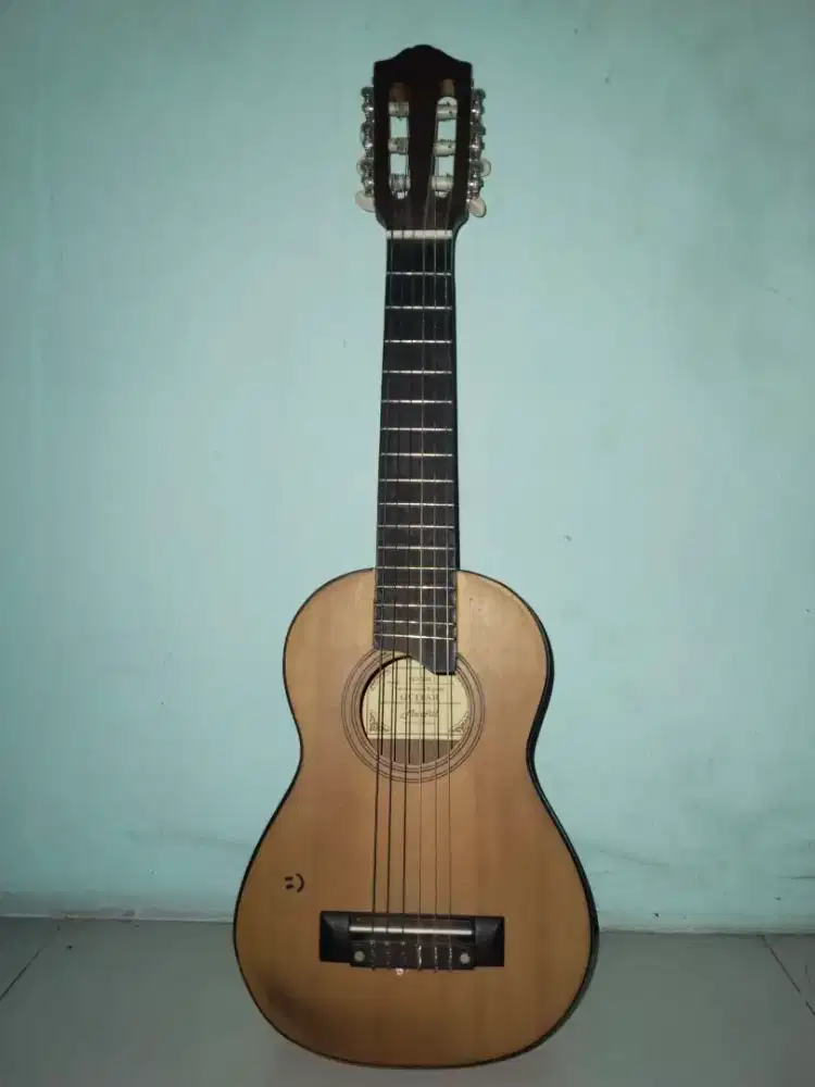 WTS GUITAR YUNIOR MARFILL INDONESIA (NYLON)