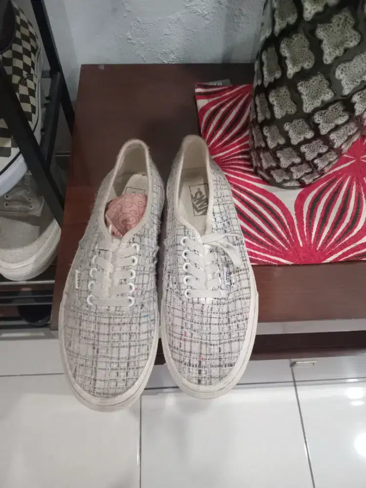 Vans authentic original size 44