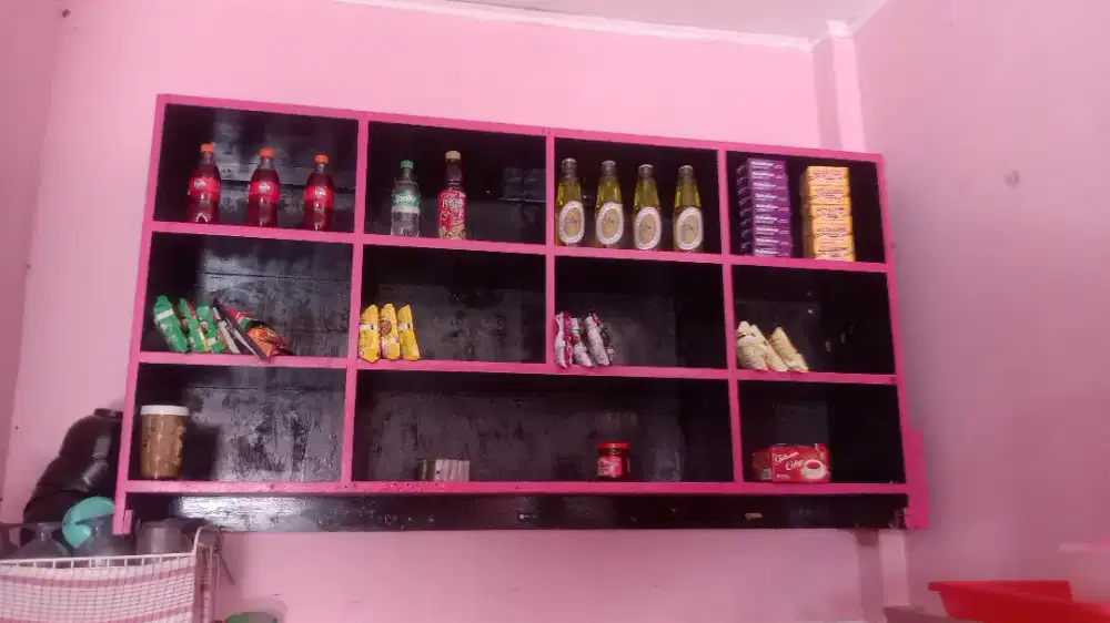 Dijual cepat per set meja (1 meja +4 bangku)