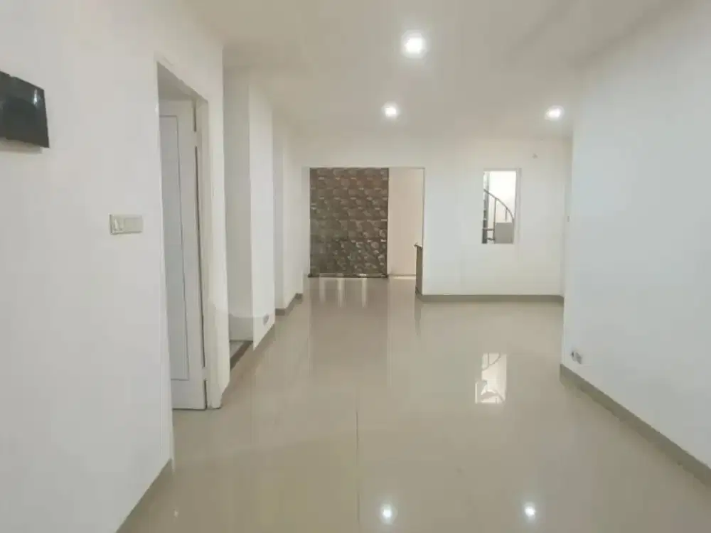 Dijual Rumah Siap Huni Dengan Kondisi Sudah Terenovasi Berlokasi Strategis Di Kota Wisata