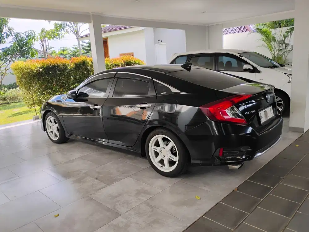 Honda Civic 2024 Bensin
