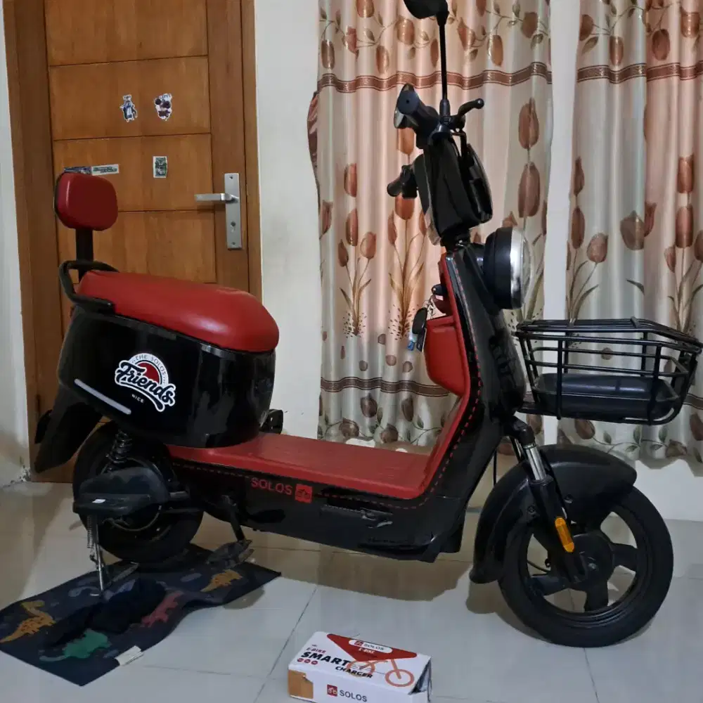 Sepeda listrik merk SOLOS