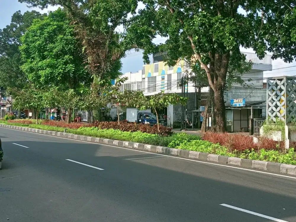 RUMAH POROS JALAN RAYA KIAGENG GRIBIG MALANH