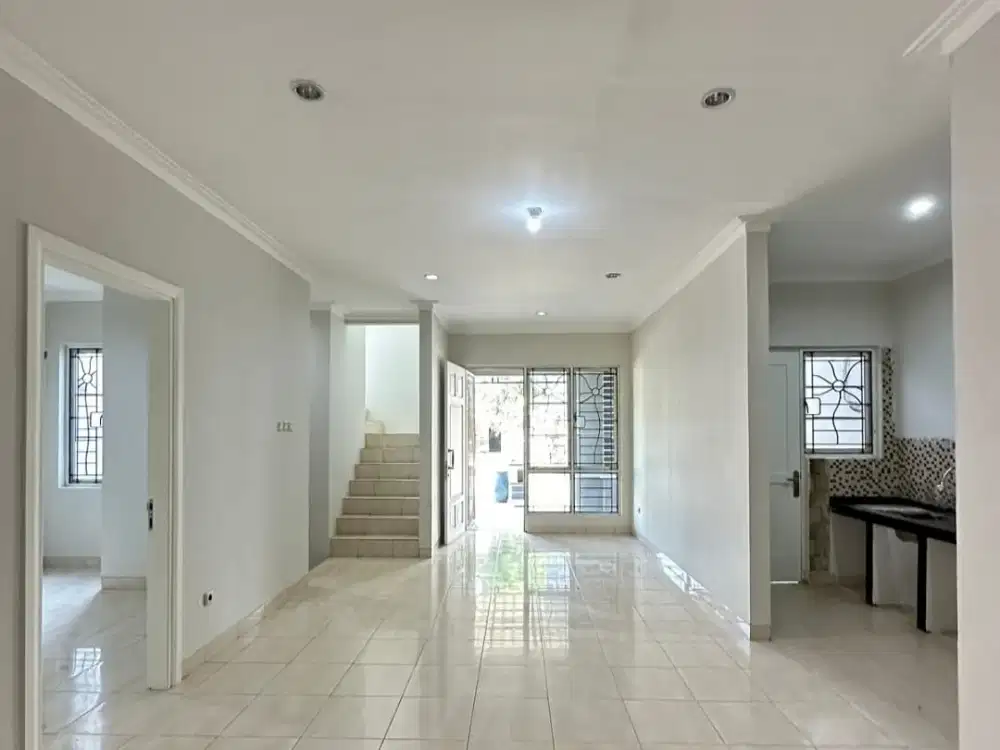 Hunian nyaman dengan desain modern di kawasan favorit Kota Wisata, cocok untuk keluarga yang mengutamakan kenyamanan dan prestise.