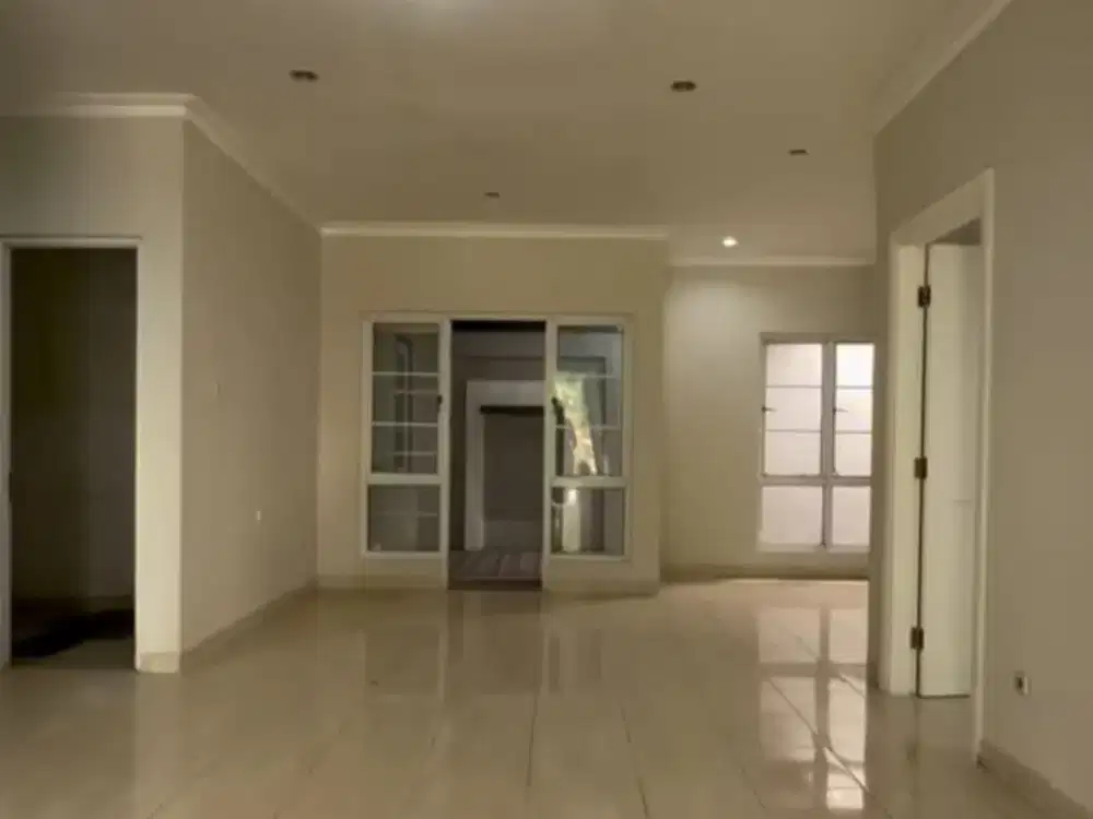 Hunian nyaman dengan desain modern di kawasan favorit Kota Wisata, cocok untuk keluarga yang mengutamakan kenyamanan dan prestise.