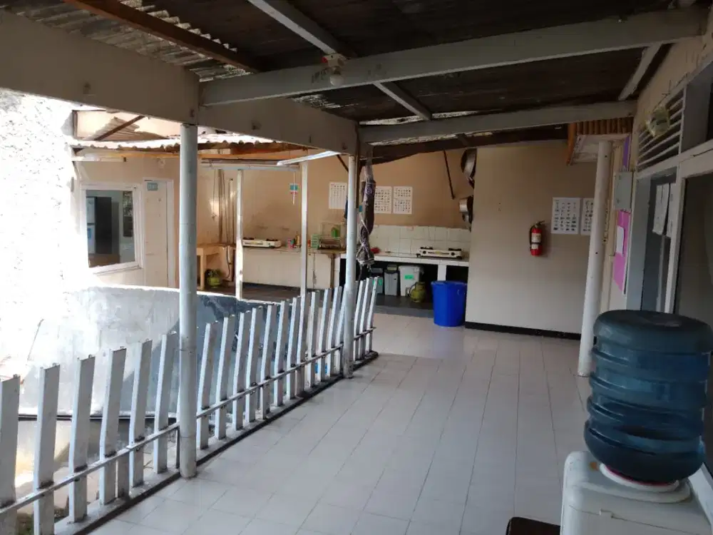 Rumah Tua Strategis Area Sejuk di Hegarmanah Pusat Kota Bandung