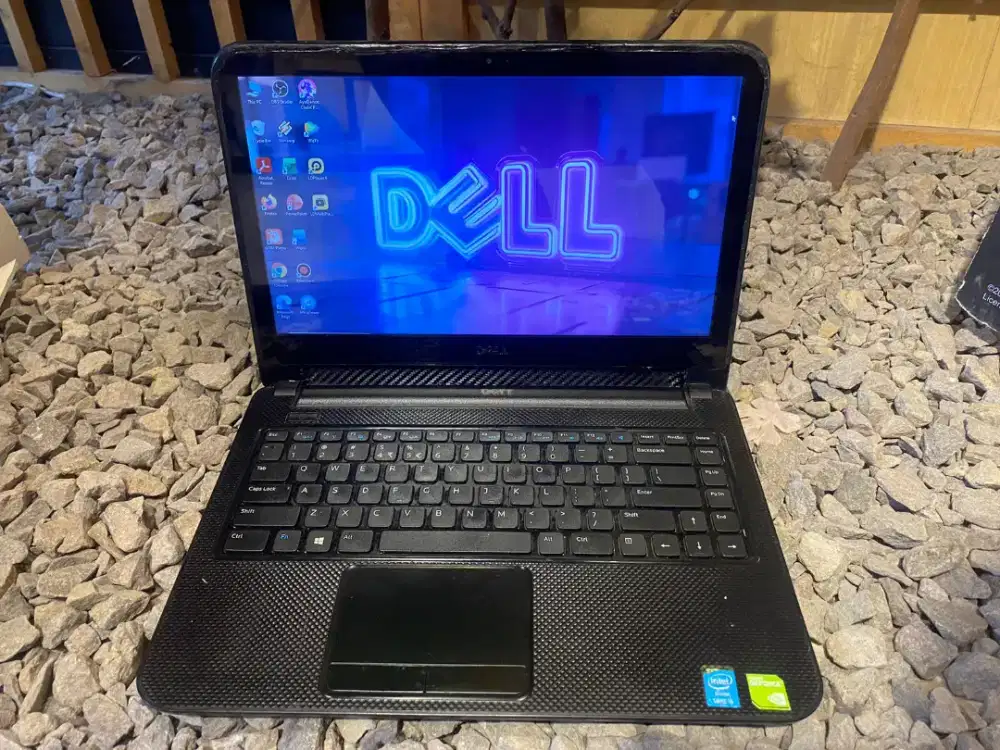 LAPTOP DELL Inspiron 3437/ prosesor Intel(R) Core(TM) i5-4200U/Ram 8GB