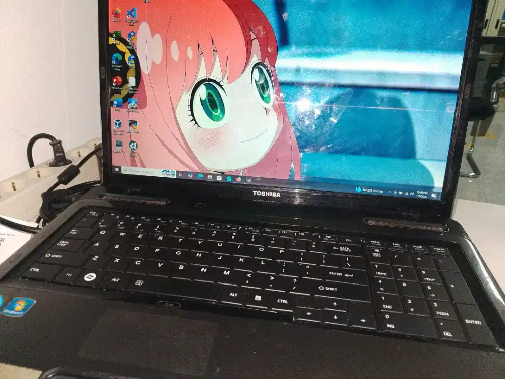 Butuh Uang, Dijual cepat Laptop Toshiba Satelite L675 17 Inc