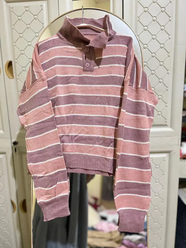 Atasan wanita salur pink lengan panjang crop top