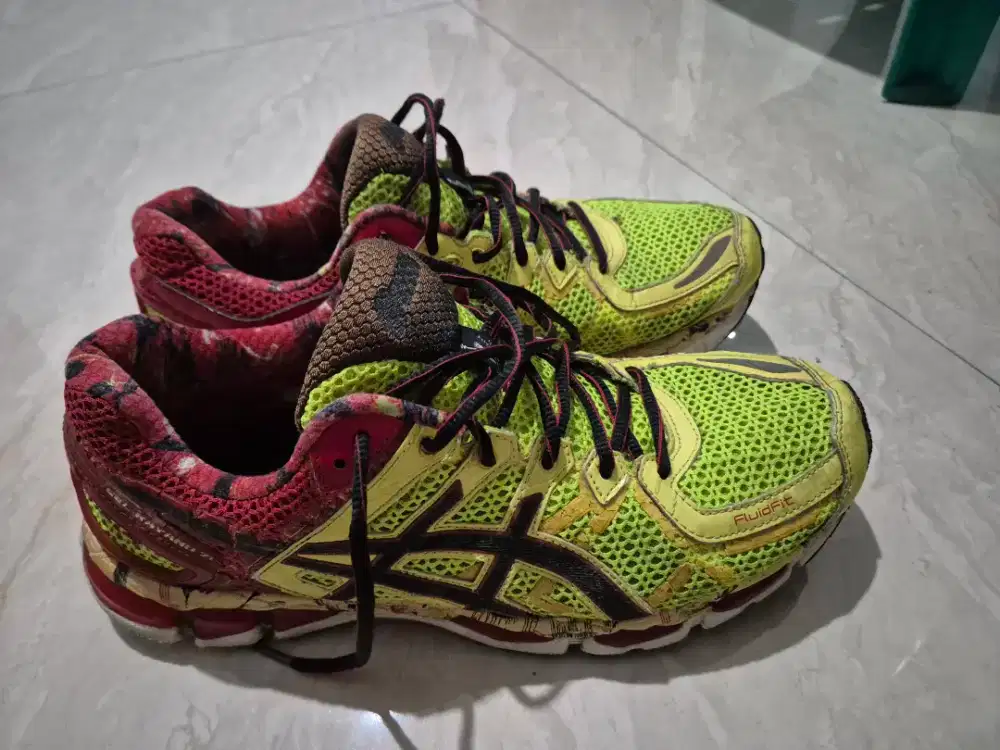 Sepatu olahraga jalan asics ori