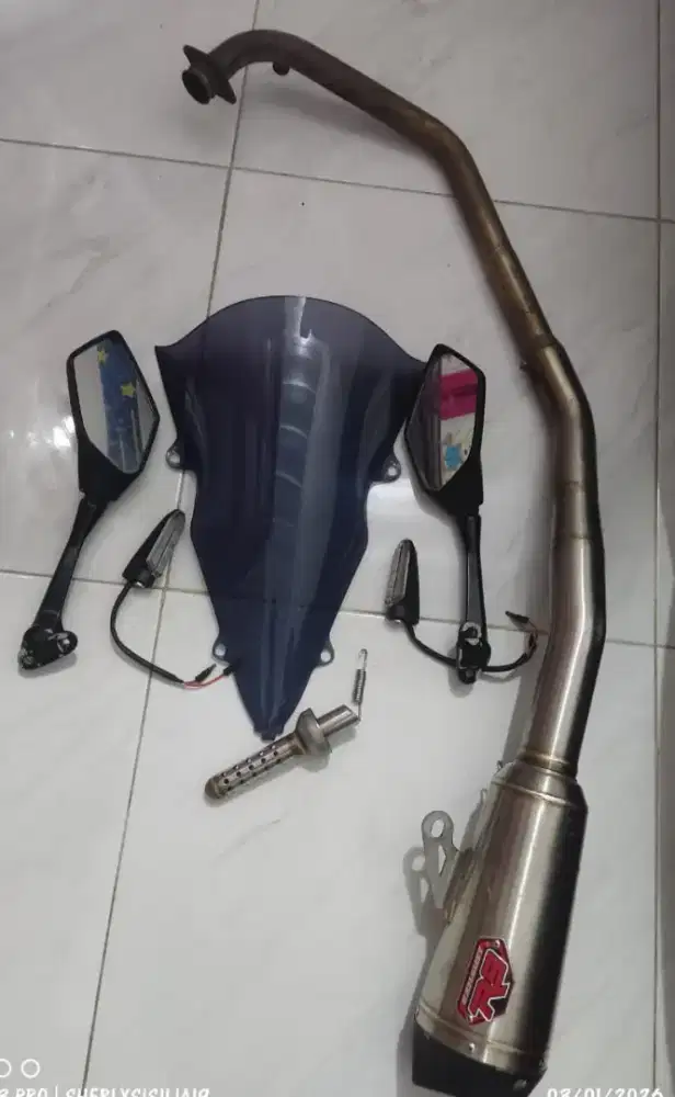 Aksesoris untuk honda CBR 150R.