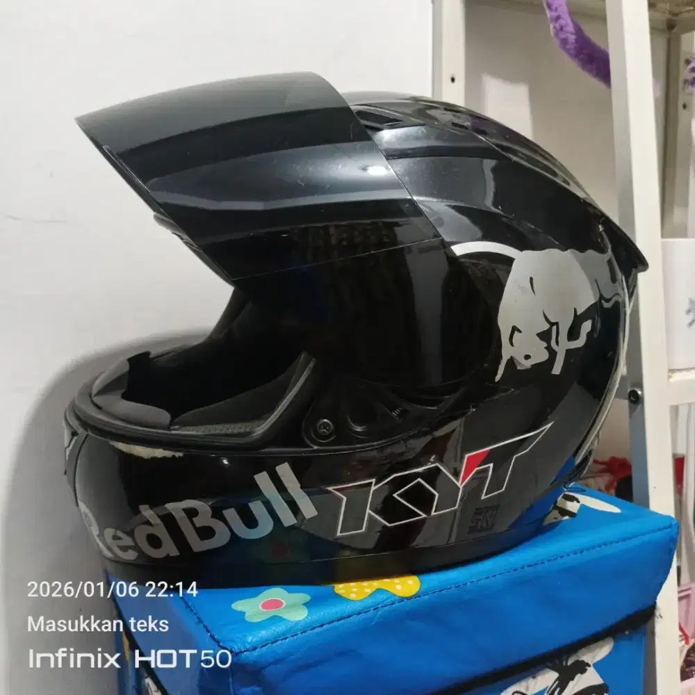 Helm KYT size M