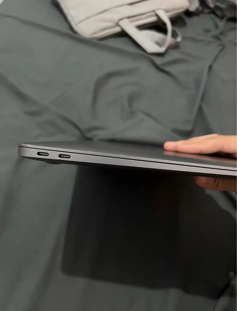 Macbook Air 2020 i3 8/256 Grey