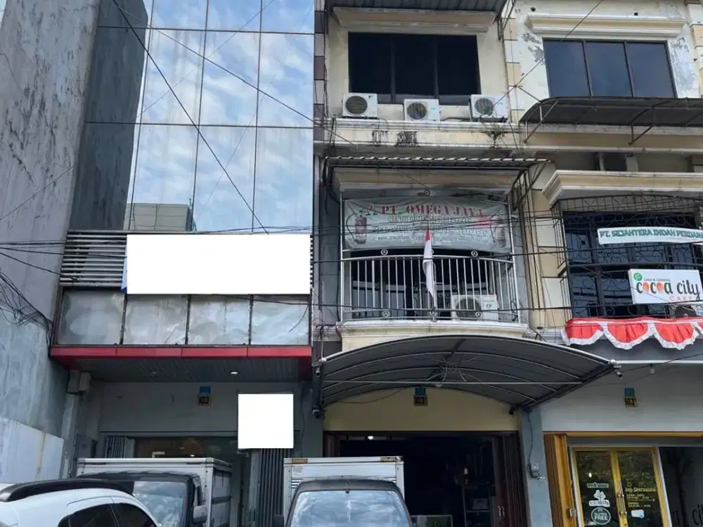 Ruko di jalan Raya Jemursari, Surabaya Selatan