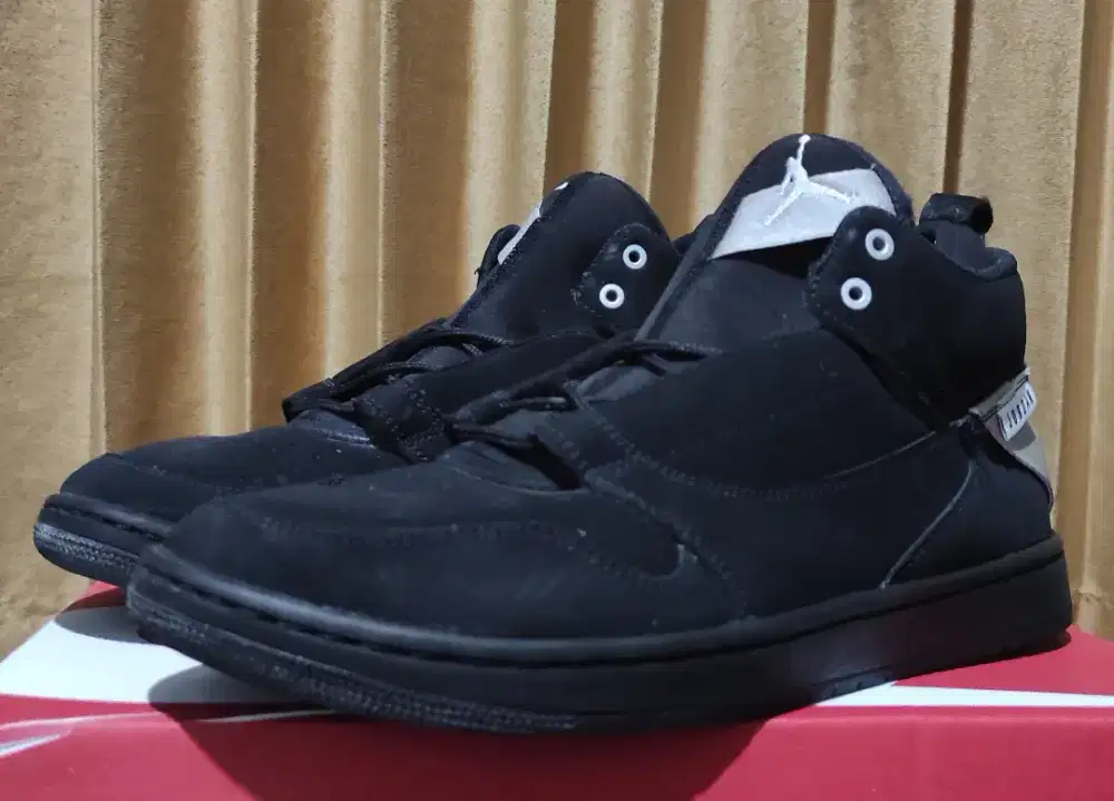 Sepatu Air Jordan Fadeaway Black size 41