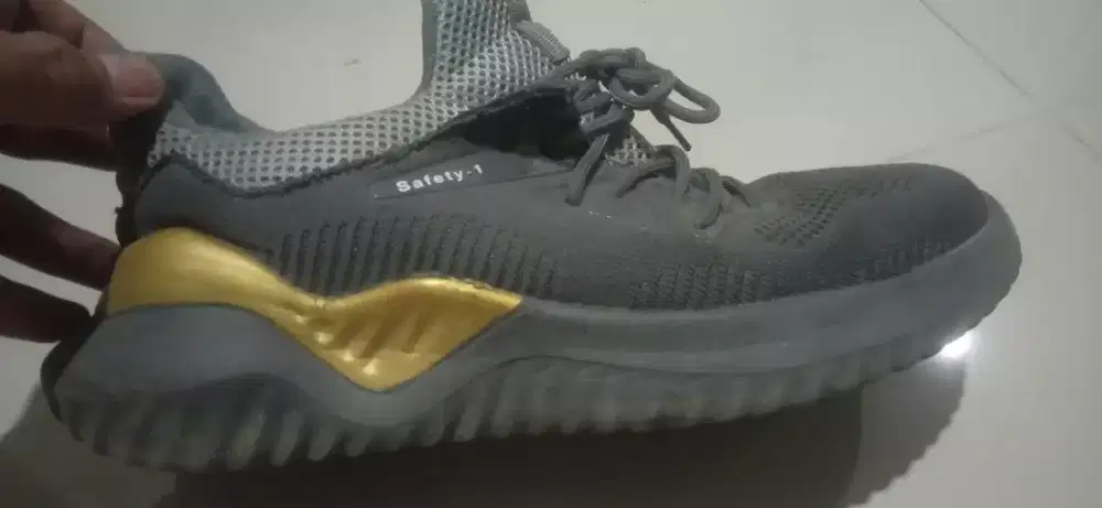 Sepatu safety jual cepat