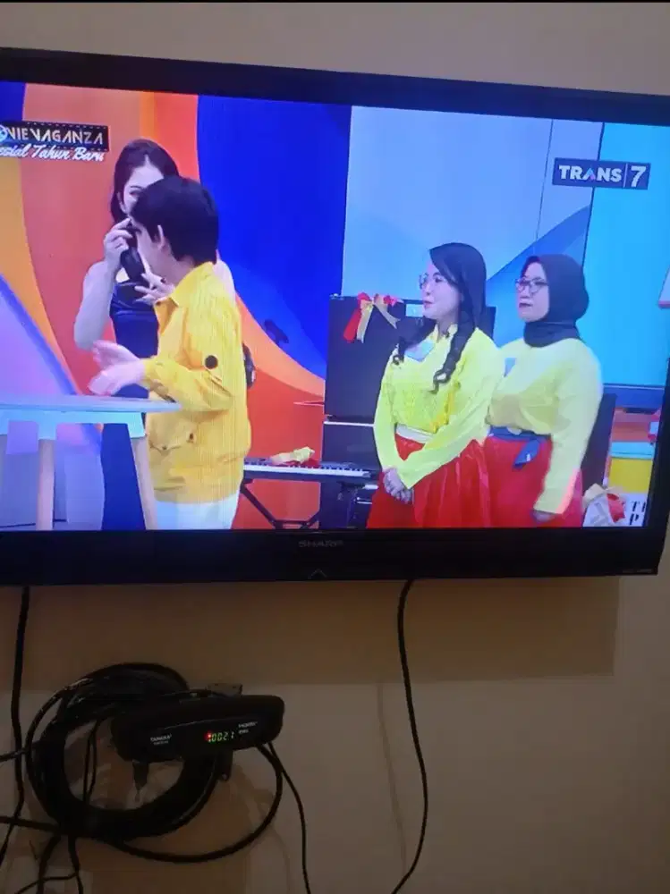 2 TV SHARP 32 inc Analog