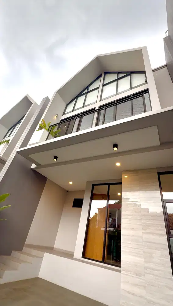 RUMAH MEWAH MODERN – TEAKWOOD KRAMAT JATI | SIAP HUNI