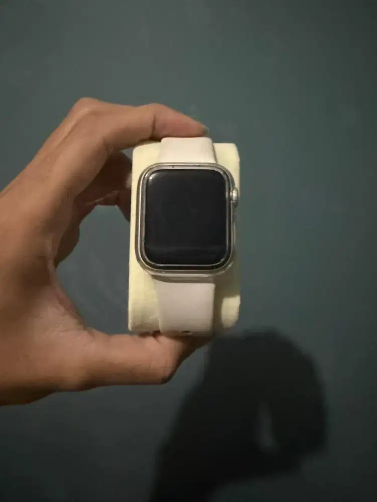 Apple Watch SE 2 2024