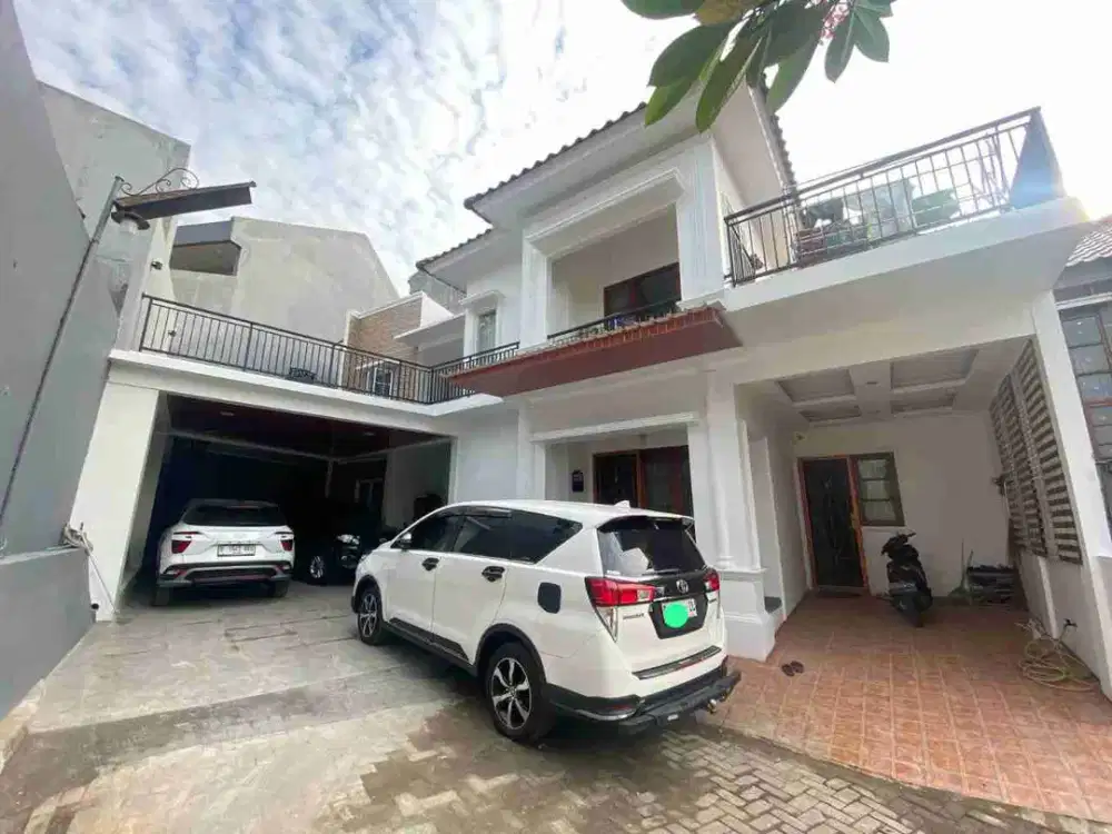 Dijual rumah 2 lantai di puri sriwedari cibubur