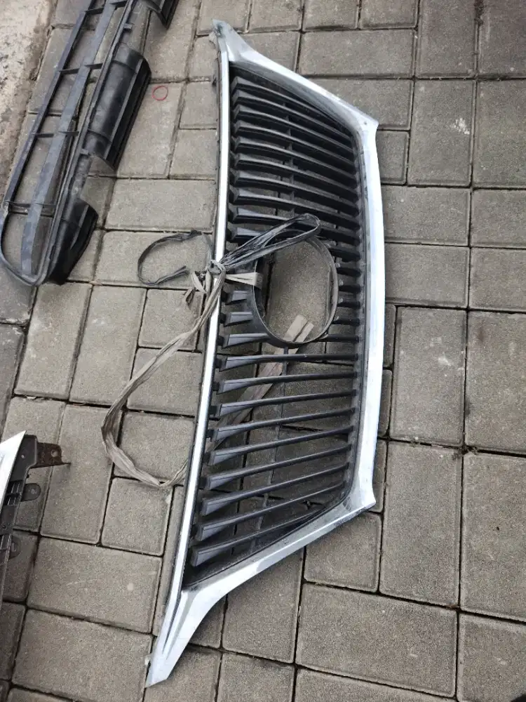 Grill Depan Lexus RX270 2011 Ori Copotan