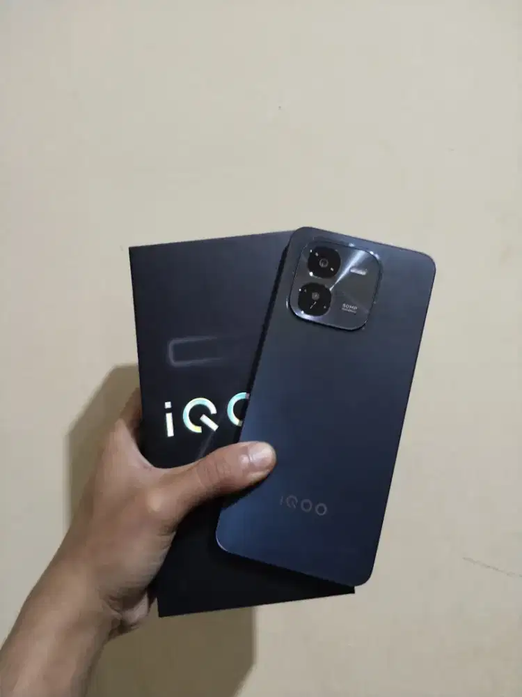 iQOO Z9x 5G 8/256 Resmi Like New