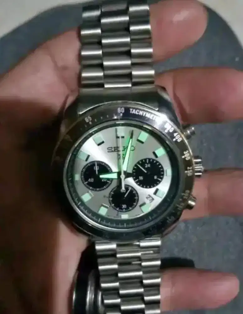 Jam tangan seiko