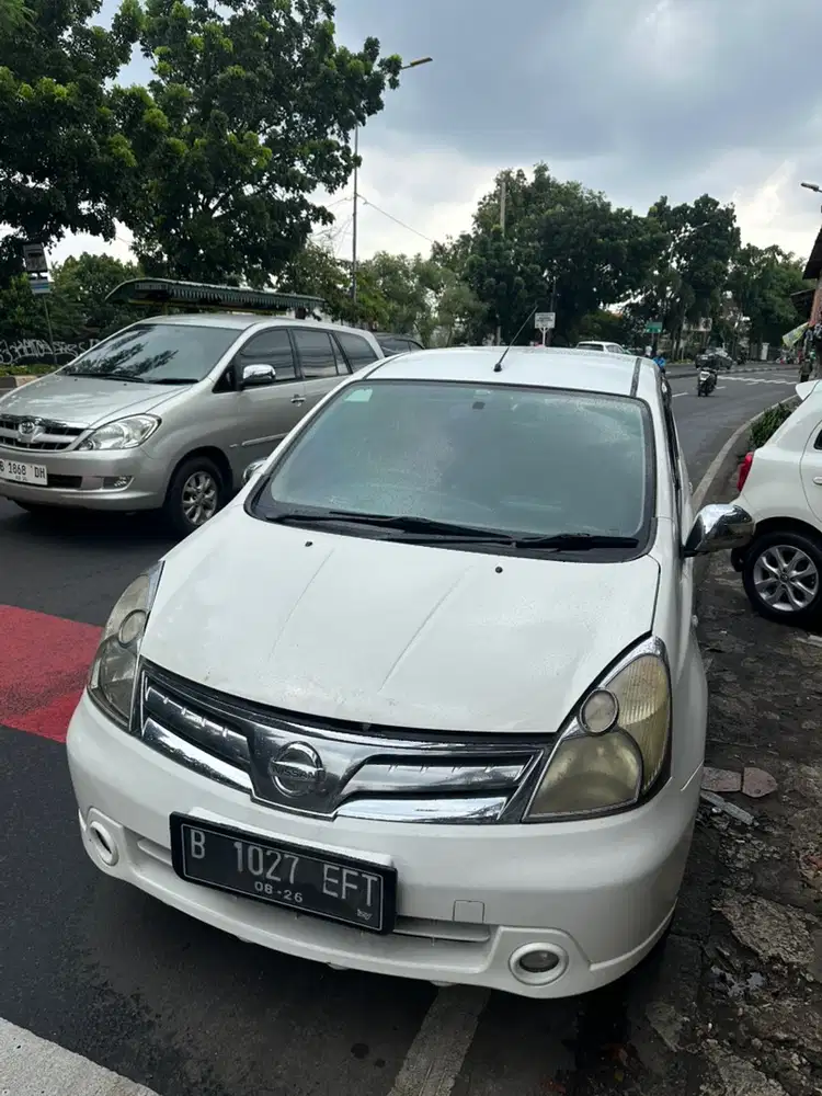 Nissan Grand livina 2012 Bensin