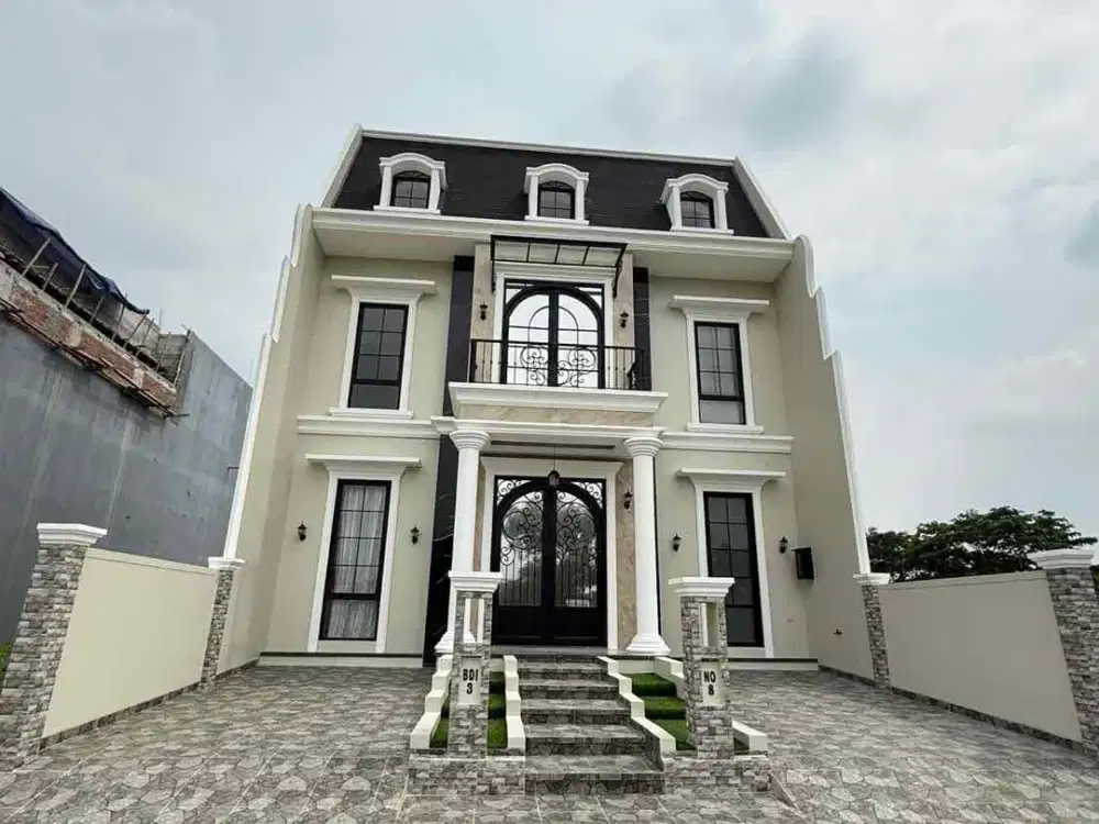 Rumah Exculusive 3 Lantai Semi Furnish Lengkap kolam renang Di Bukit Danau Indah PIK 2