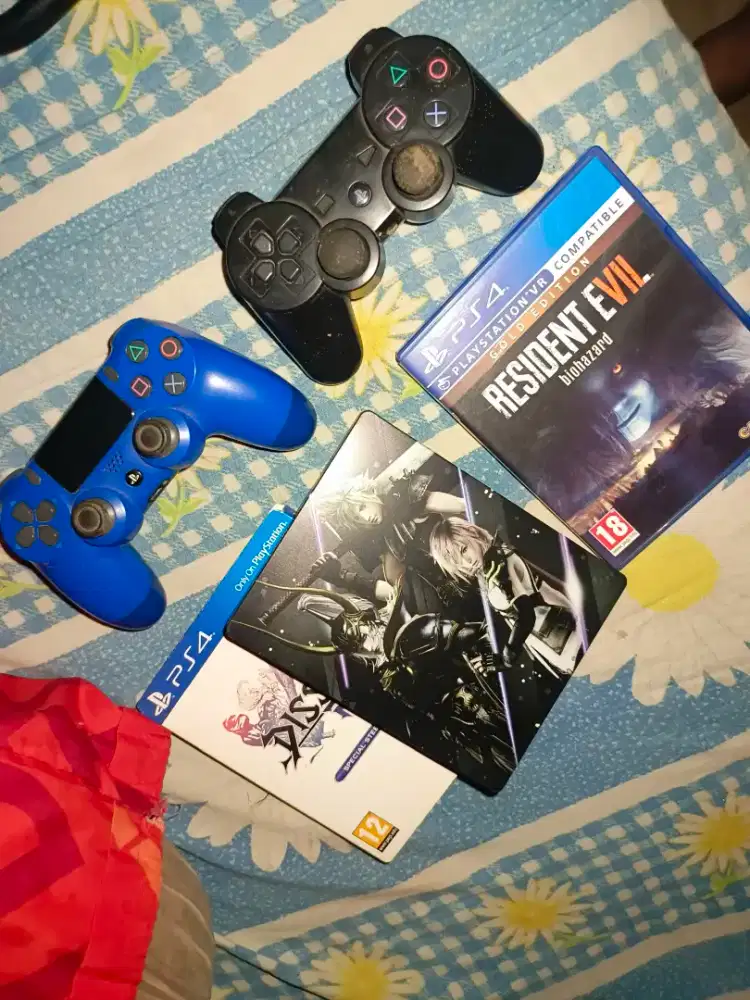 BD PS4 Resident Evil 7 Gold Edition + FF Disidia steelcase edition