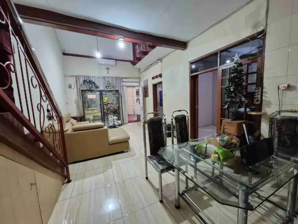 Dijual Rumah Cantik Semi Furnished Sayap Sudirman