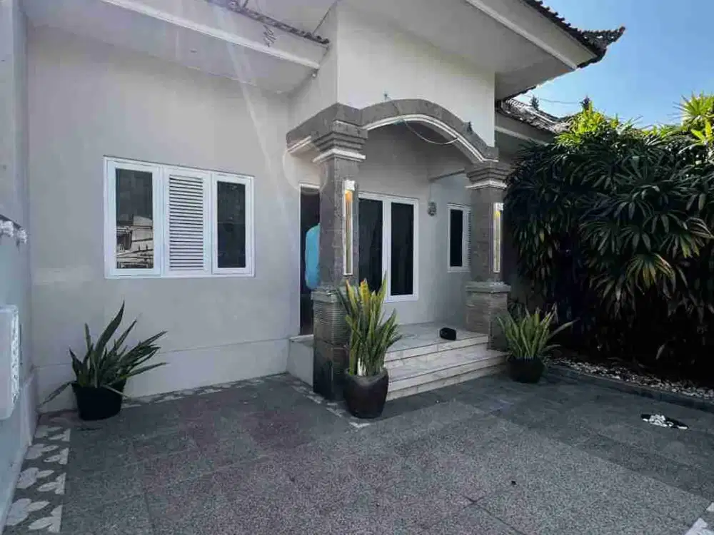 Rumah 3 Kamar di Taman Sari Kerobokan Badung Bali