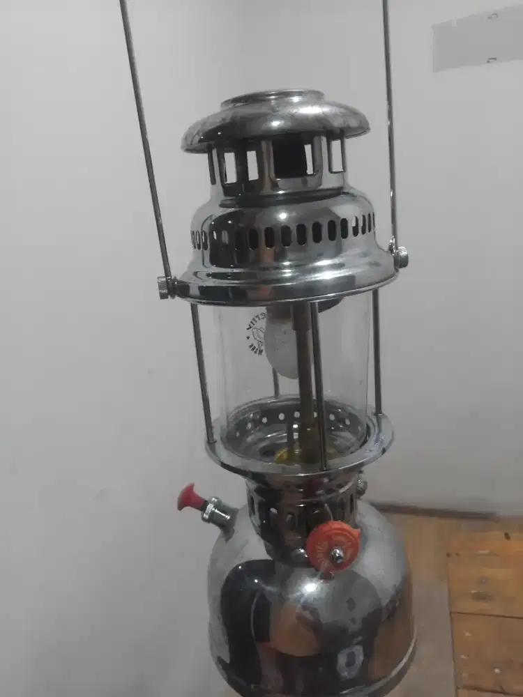 Lampu Patromak antik