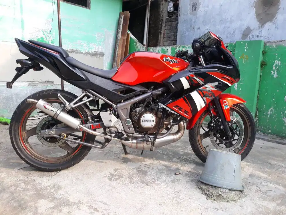 barang masih mulus jarang d pake cuman d pake 4 bulan