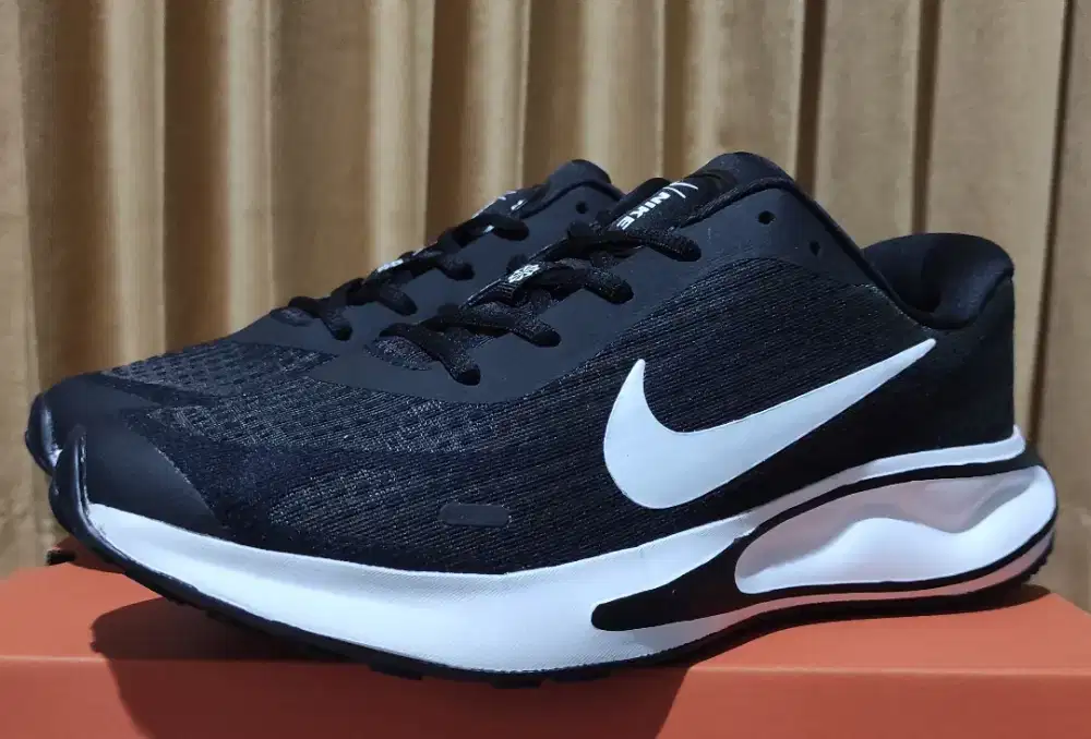 Nike Journey Running size 43
