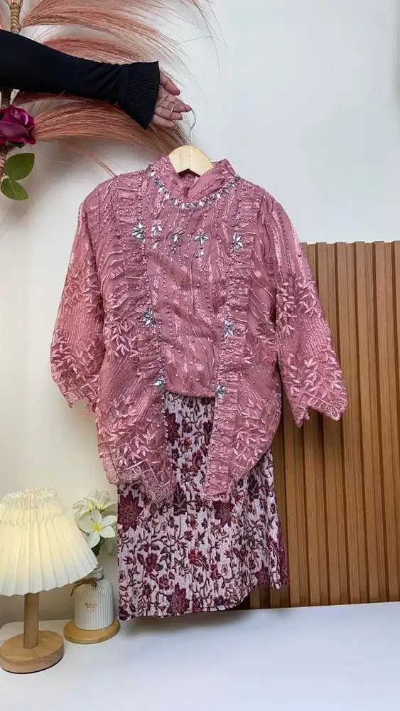 DIJUAL SETELAN KEBAYA ANAK KARTINIAN WISUDA USIA 6-8 TAHUN
