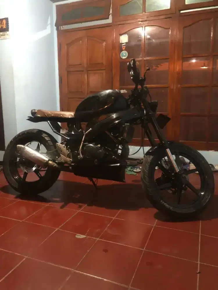 MOTOR CUSTOM BRATCAFE