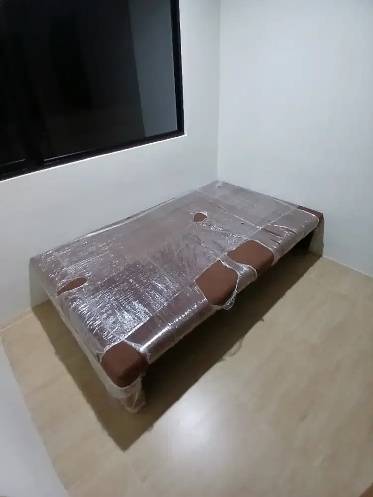 Divan / Dipan tempat tidur ukuran 120 x 200
