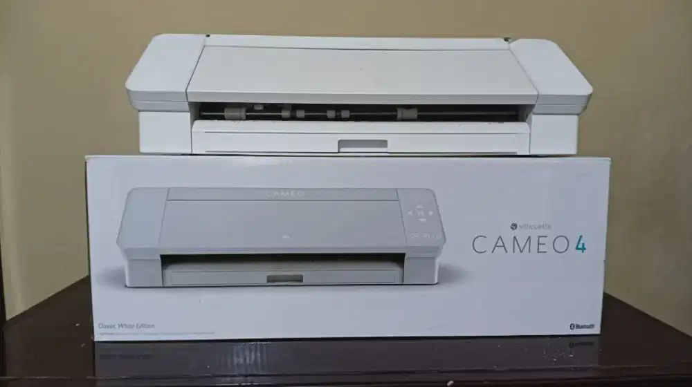 Mesin Cutting sticker Silhouette Cameo 4