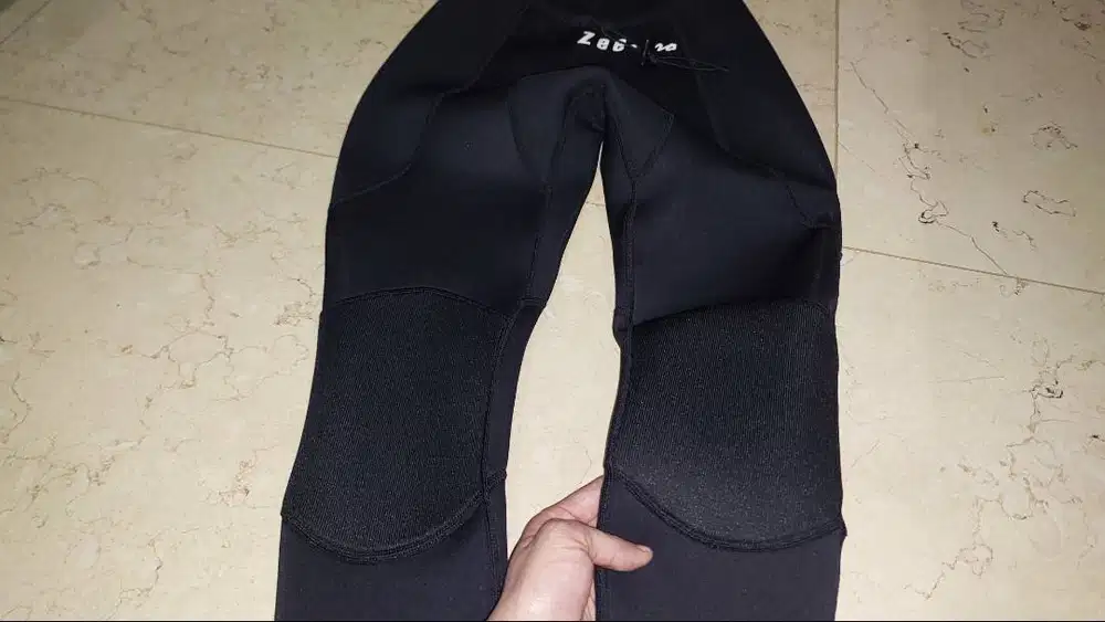 Celana Sepatu Olahraga